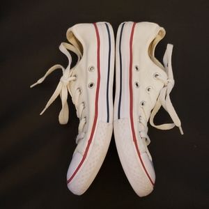 *Converse "Chuck Taylor" Low Top Tennis Sho…